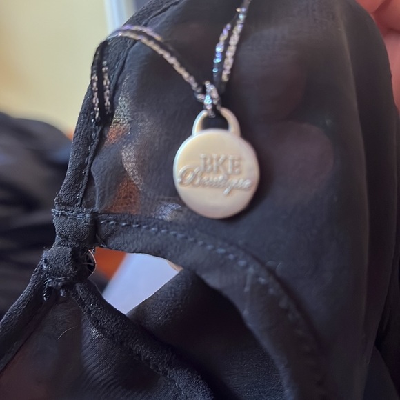 BKE Sheer Satin Black Boho Top Size L - Picture 4 of 4